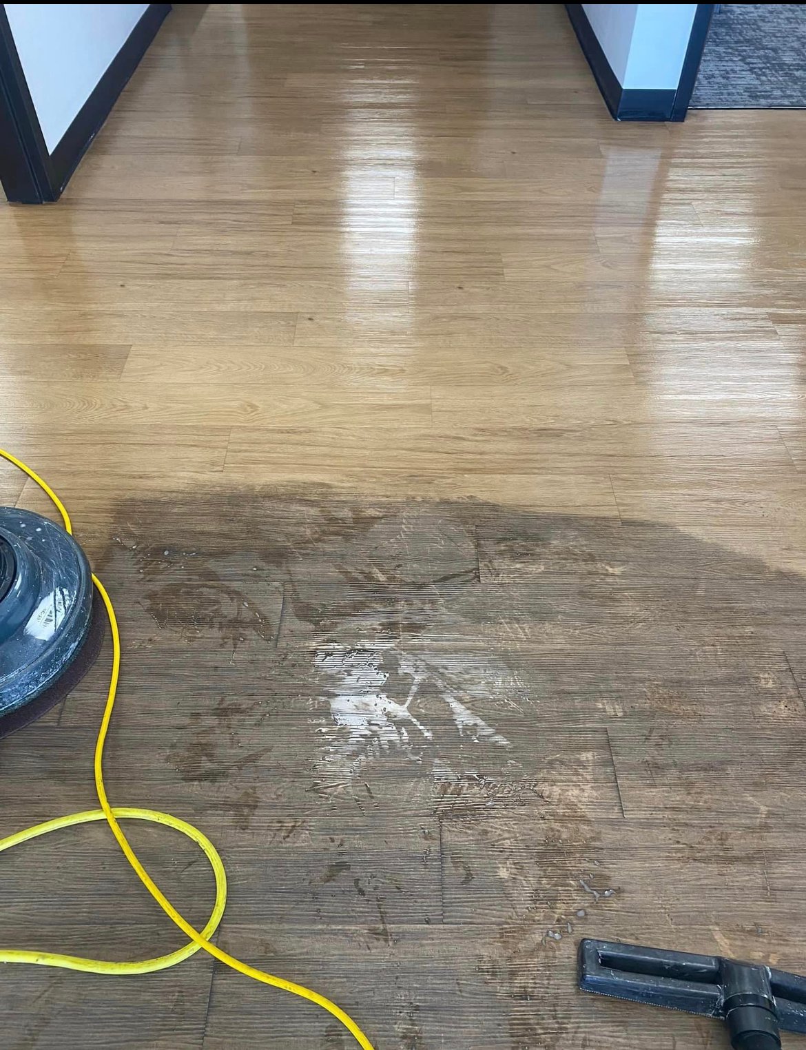 Décapage de plancher commercial, LUMA Nettoyage